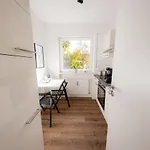 Come4stay - Seidenhof I Voll Ausgestattete Kueche I Balkon I Badezimmer Daire