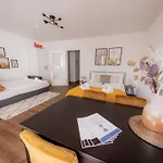 Come4stay - Seidenhof I Voll Ausgestattete Kueche I Balkon I Badezimmer * Passau